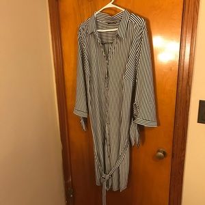 💙SOLD💙MLLE Gabrielle Dress 😍